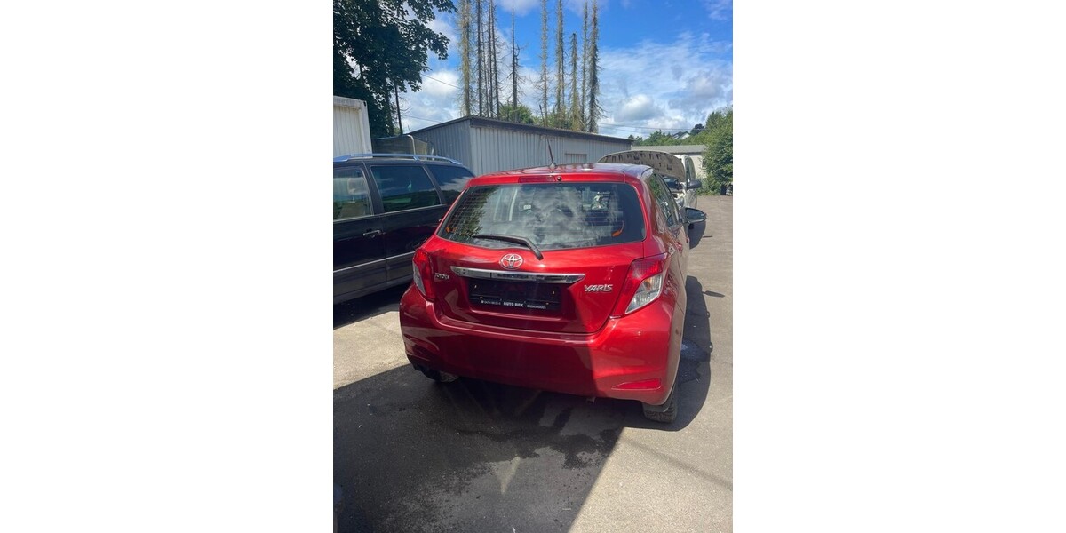 Toyota Yaris 97.000 km 4.999 &euro; Siegen 57072