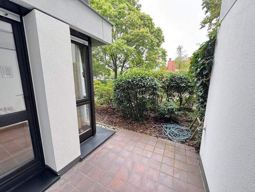 Charmante 2,5 Zimmer Wohnung mit zwei Terrassen und Tiefgaragenstellplatz 2 zimmer