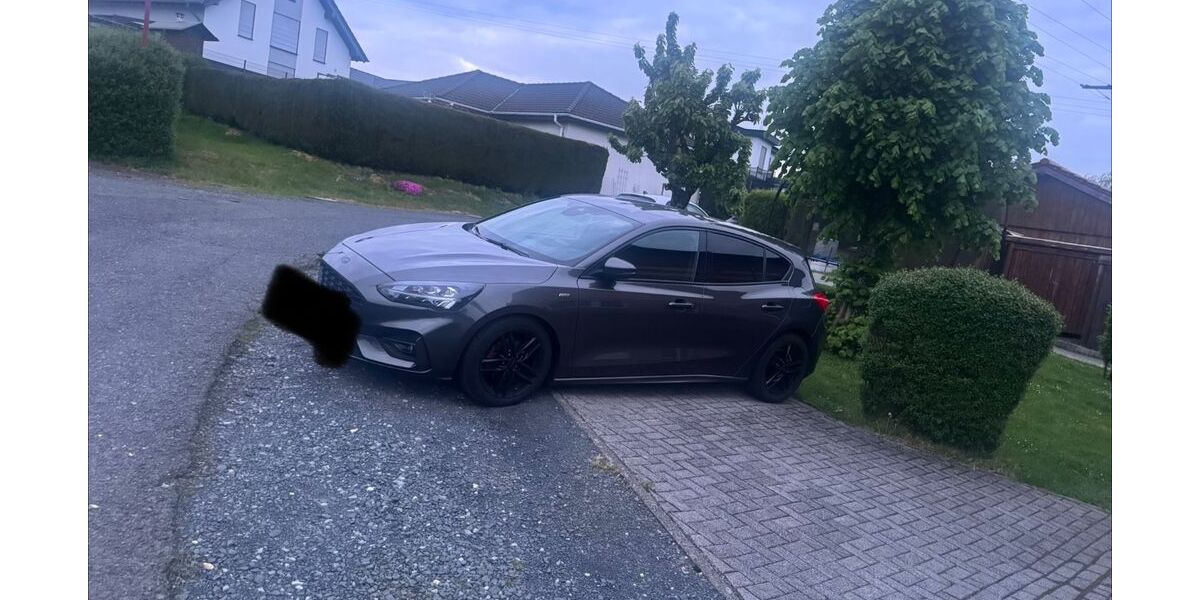Ford Focus 85.000 km 13.990 &euro; Kirburg 57629