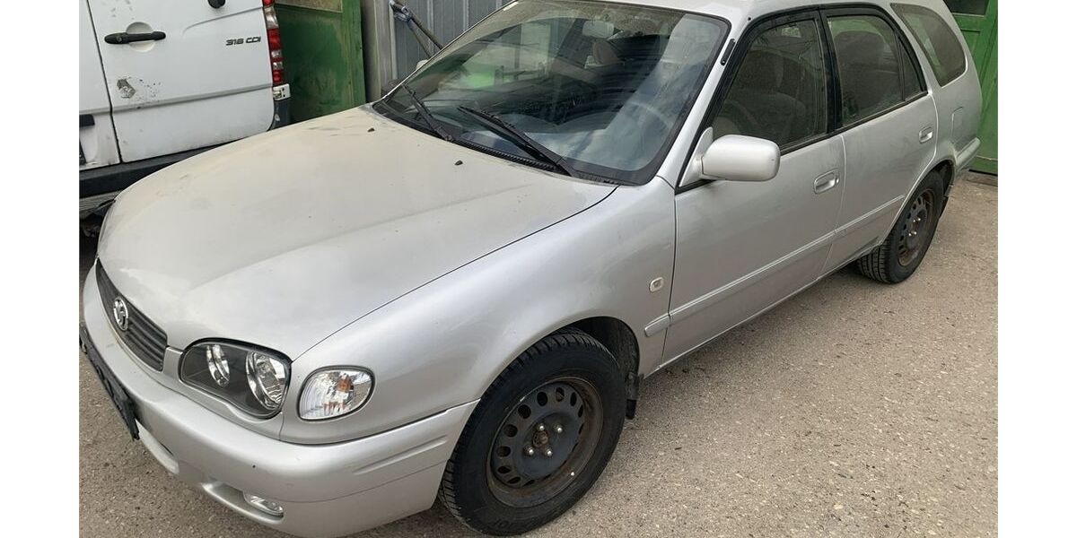 Toyota Corolla 157.000 km 5.790 &euro; Lenggries,Fleck 83661