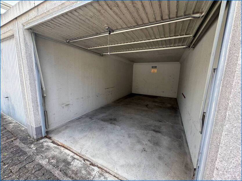 Herrliche 1 Zi.-Wohnung im 1.OG mit großem Balkon und unverbaubarem Fernblick !