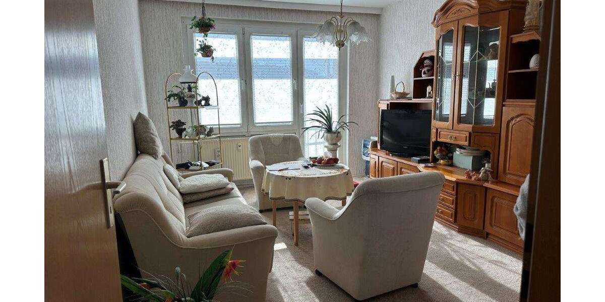 Gepflegte 3 Zi.-Wohnung mit Balkon und Einbauküche - Etagenwohnung Kaulsdorf | Angebot:26120376