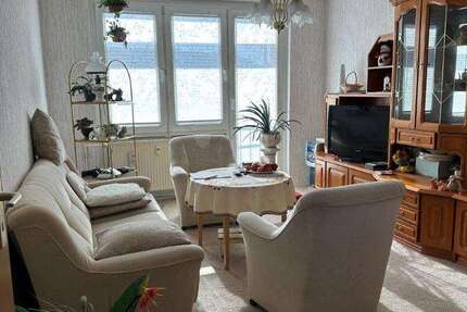 Gepflegte 3 Zi.-Wohnung mit Balkon und Einbauküche - Wohnung Kaulsdorf | Angebot:26120376