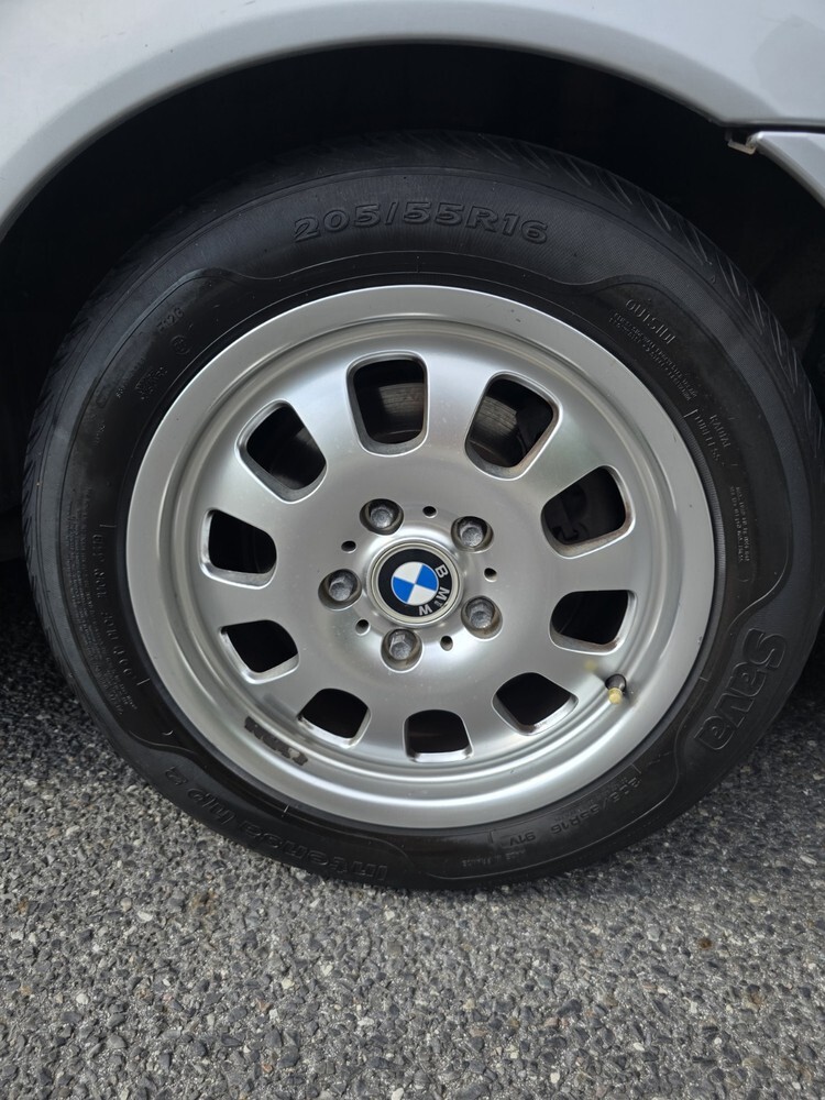 BMW 320 413.424 km 2.250 € Berlin 10178