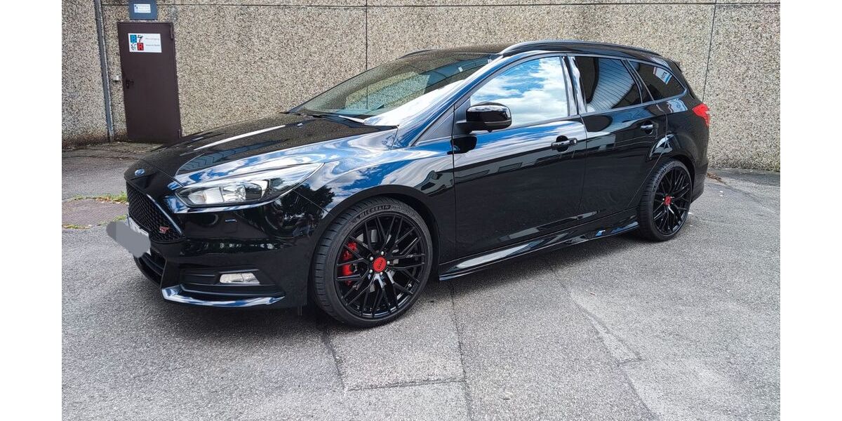 Ford Focus 78.000 km 19.599 &euro; Oberbränd 79871