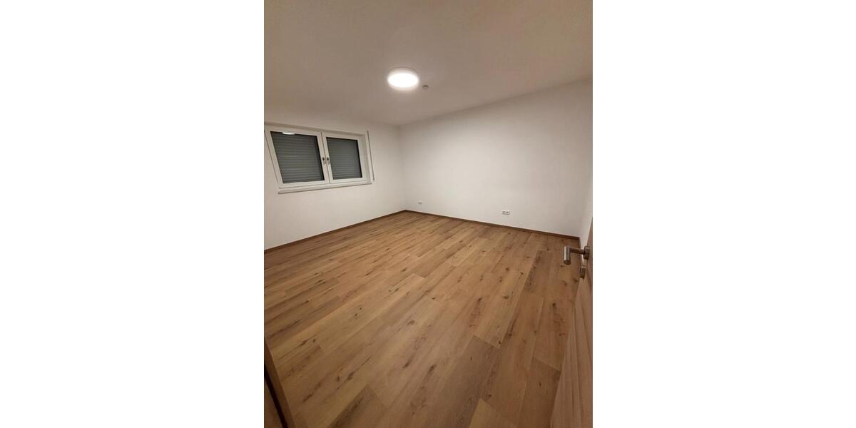 Etagenwohnung Regenstauf - 2.5 Zimmer, 72 m&sup2;, 870&euro; | Angebot:25875487