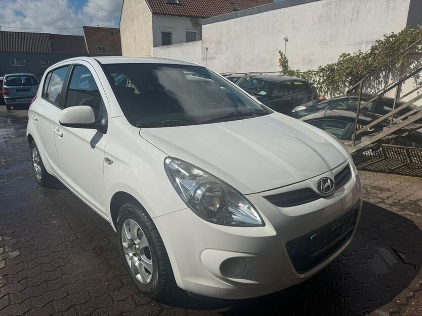 i20