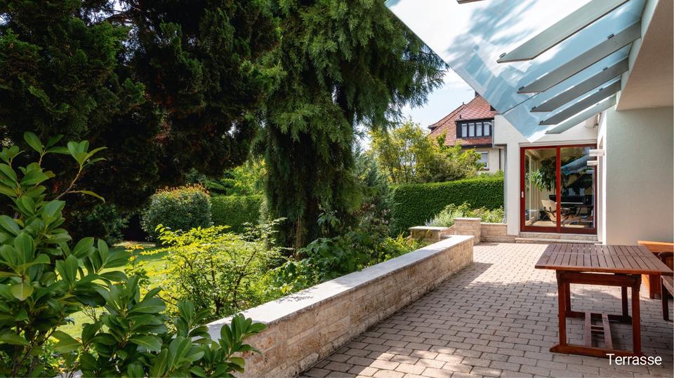 Villa Göppingen - 8 Zimmer, 291 m&sup2;, 1.295.000&euro; | Angebot:27142805