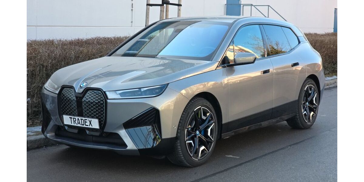 BMW iX 29.000 km 43.900 &euro; Rosenheim 83022