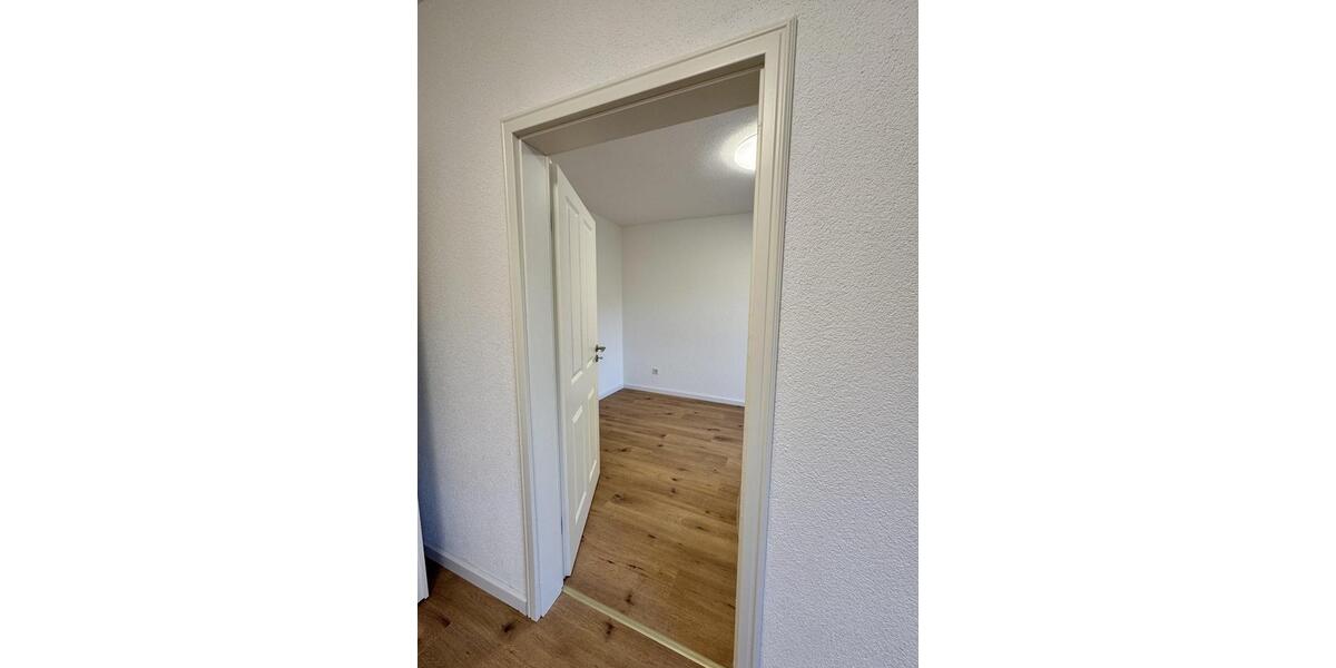 Erdgeschoßwohnung Saarbrücken West - 4 Zimmer, 80 m&sup2;, 1.040&euro; | Angebot:26396900