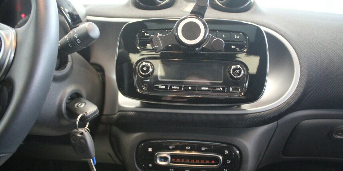 Smart ForTwo coupe passion 43.179 km 11.780 € Euskirchen 53881