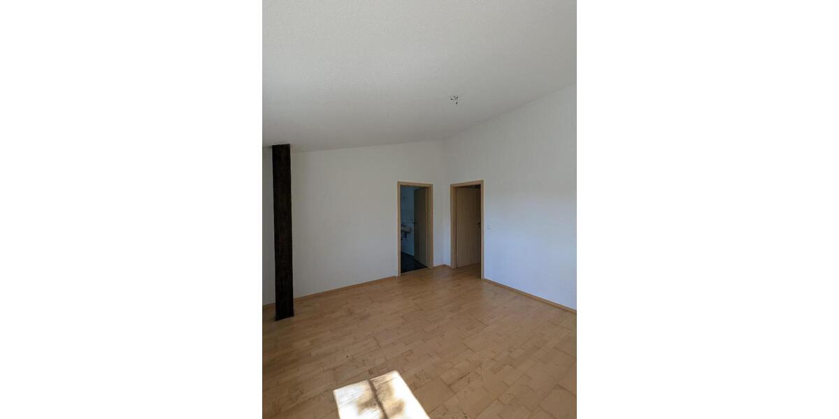Dachgeschoßwohnung Chemnitz Altendorf - 5 Zimmer, 280 m&sup2;, 1.270&euro; | Angebot:25447488