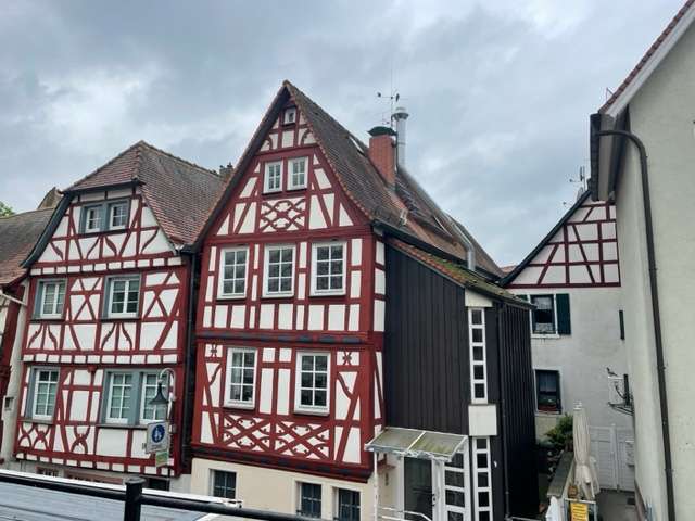 Etagenwohnung Bensheim - 4 Zimmer, 140 m&sup2;, 1.120&euro; | Angebot:25632354