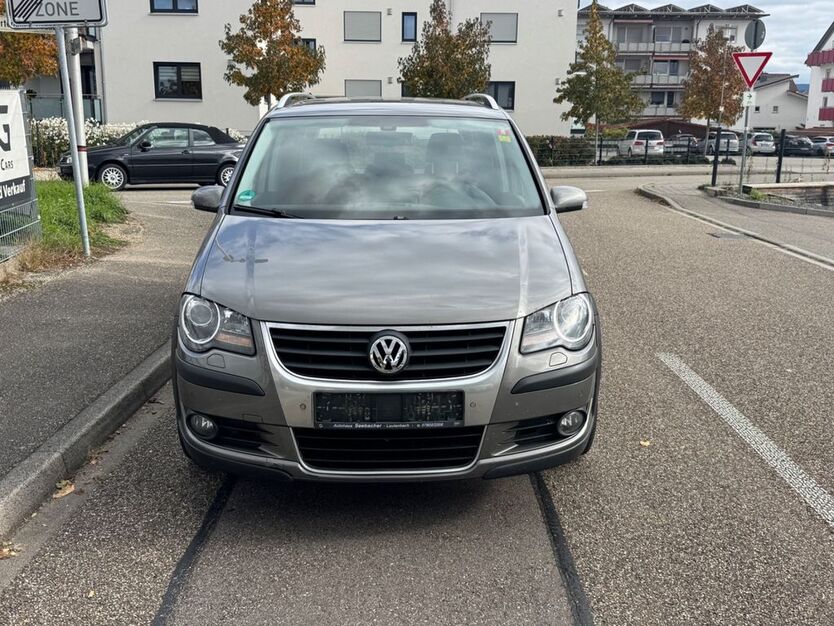 VW Touran 249.000 km 3.990 € Appenweier 77767