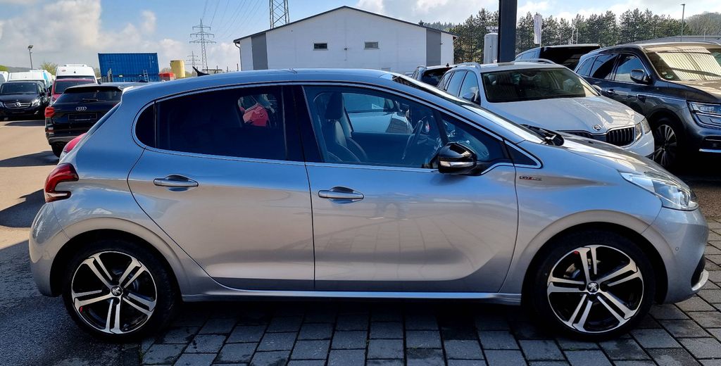 Peugeot 208 105.947 km 8.990 &euro; Nalbach 66809