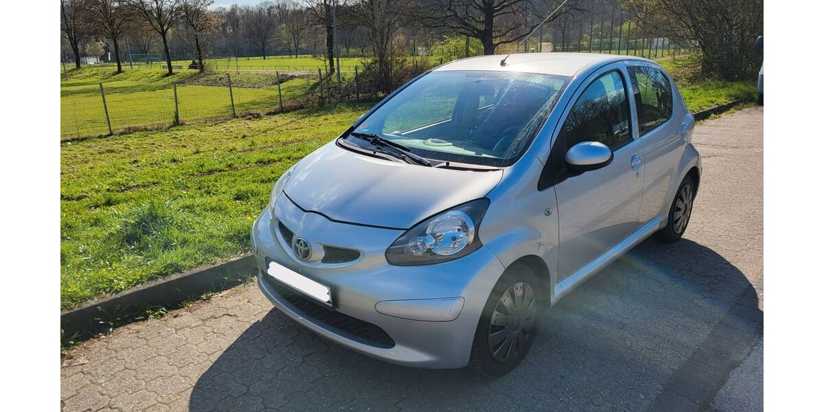 Toyota Aygo (X) 158.980 km 1.799 &euro; Overath 51491