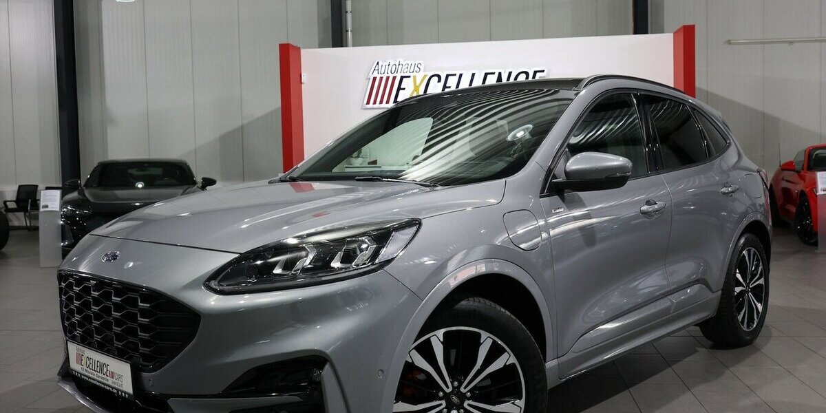 Ford Kuga 2.5 P-HEV ST-LINE-X STYLING SPORT PANORAMA 73.000 km 22.444 &euro; Hamm 59077