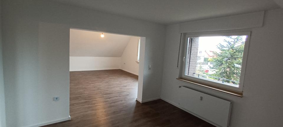 Dachgeschoßwohnung Geeste - 4 Zimmer, 110 m&sup2;, 770&euro; | Angebot:25698822