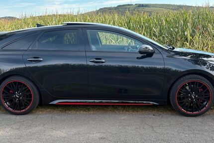 Kia pro ceed / ProCeed 69.000 km 21.900 &euro; Olpe 57462