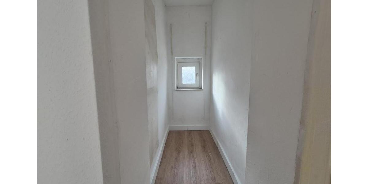 Etagenwohnung Duisburg Hamborn - 4 Zimmer, 94 m&sup2;, 655&euro; | Angebot:26300948