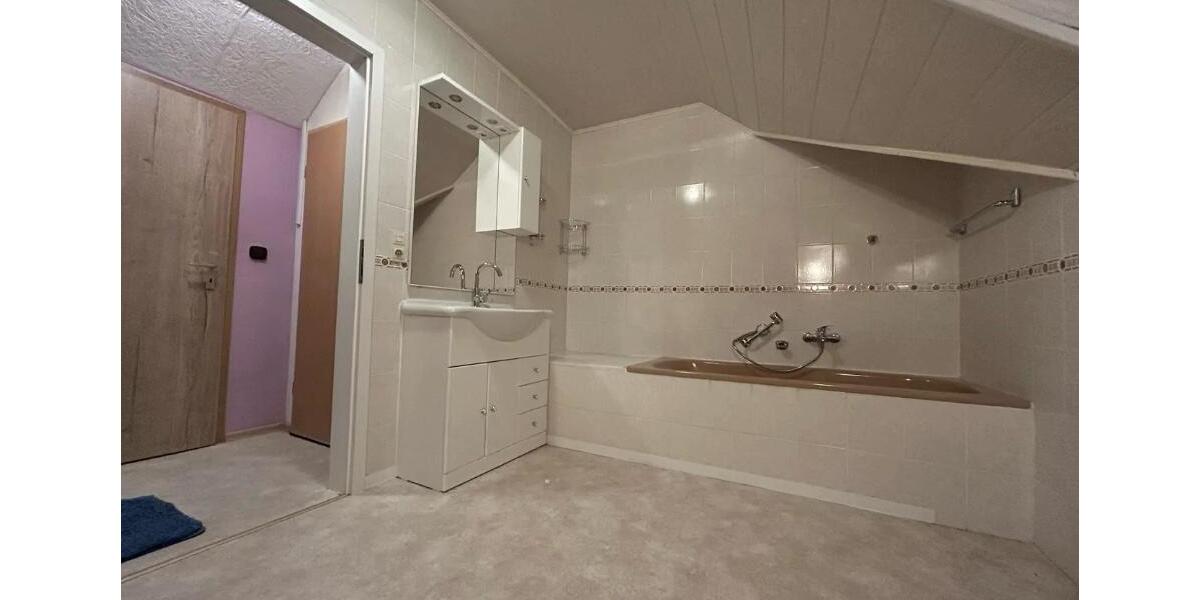 Dachgeschoßwohnung Bad Sobernheim - 3 Zimmer, 90 m&sup2;, 750&euro; | Angebot:25323613