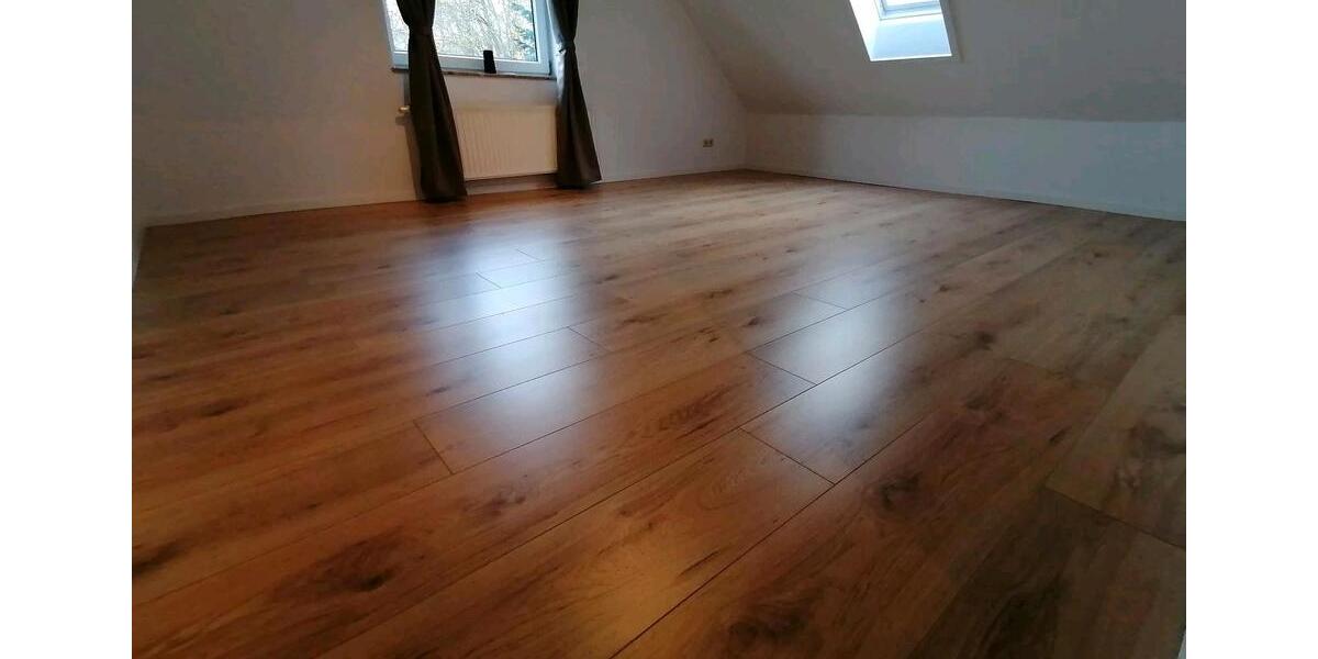 Dachgeschoßwohnung Burgdorf - 3 Zimmer, 65 m&sup2;, 600&euro; | Angebot:25434084