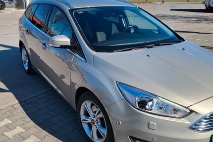 Ford Focus 136.815 km 9.900 &euro; Emmering 82275