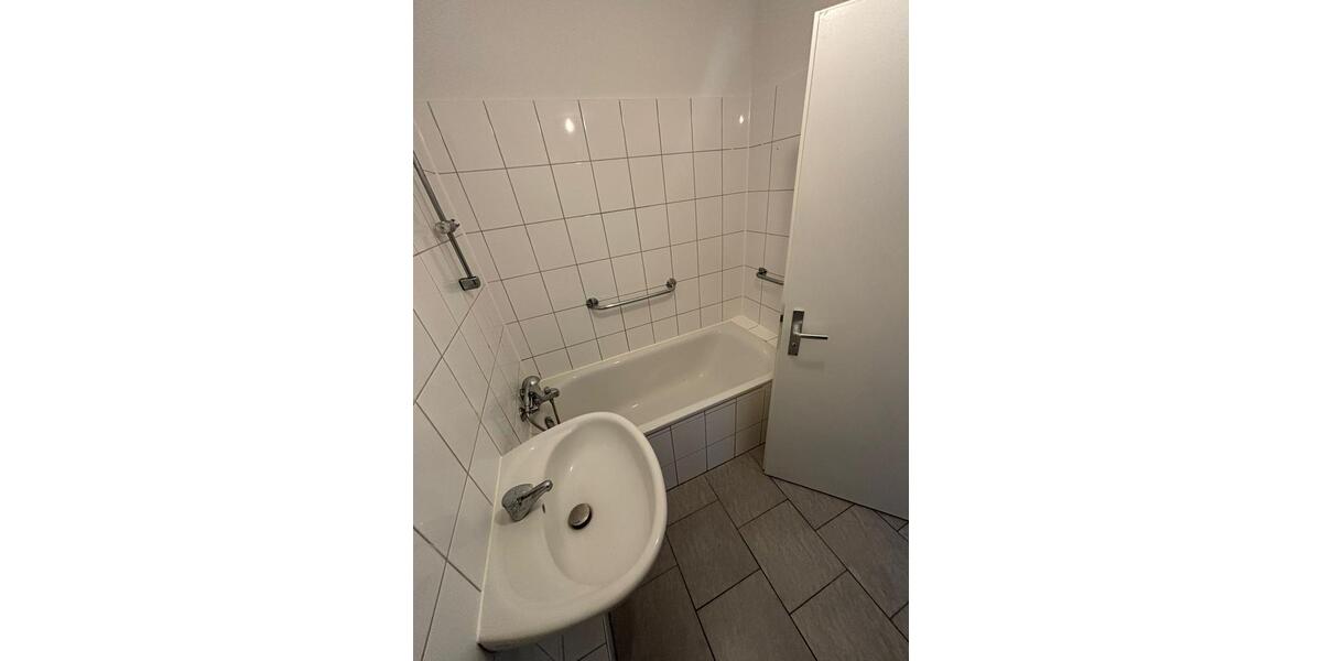 Etagenwohnung Laatzen - 3 Zimmer, 76 m&sup2;, 610&euro; | Angebot:26056850