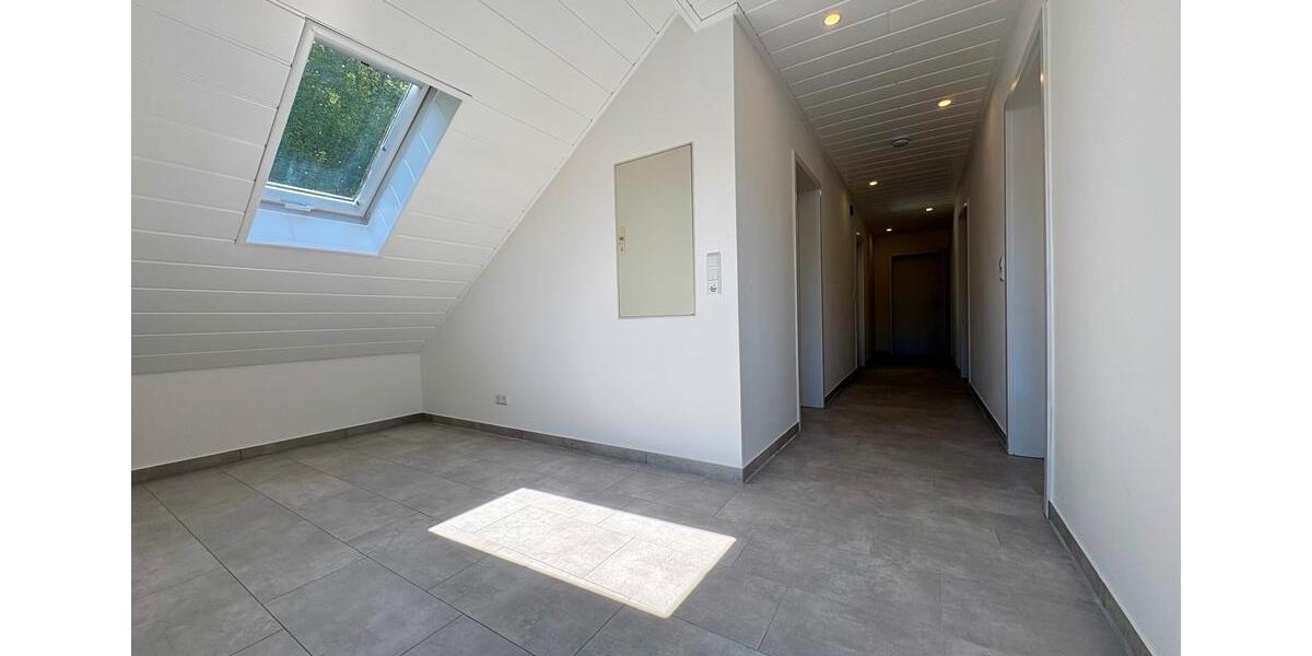 Dachgeschoßwohnung Dillenburg - 4 Zimmer, 94 m&sup2;, 215.000&euro; | Angebot:26402904