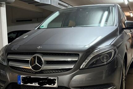 Mercedes-Benz B 220 83.796 km 12.800 &euro; Bergen 83346