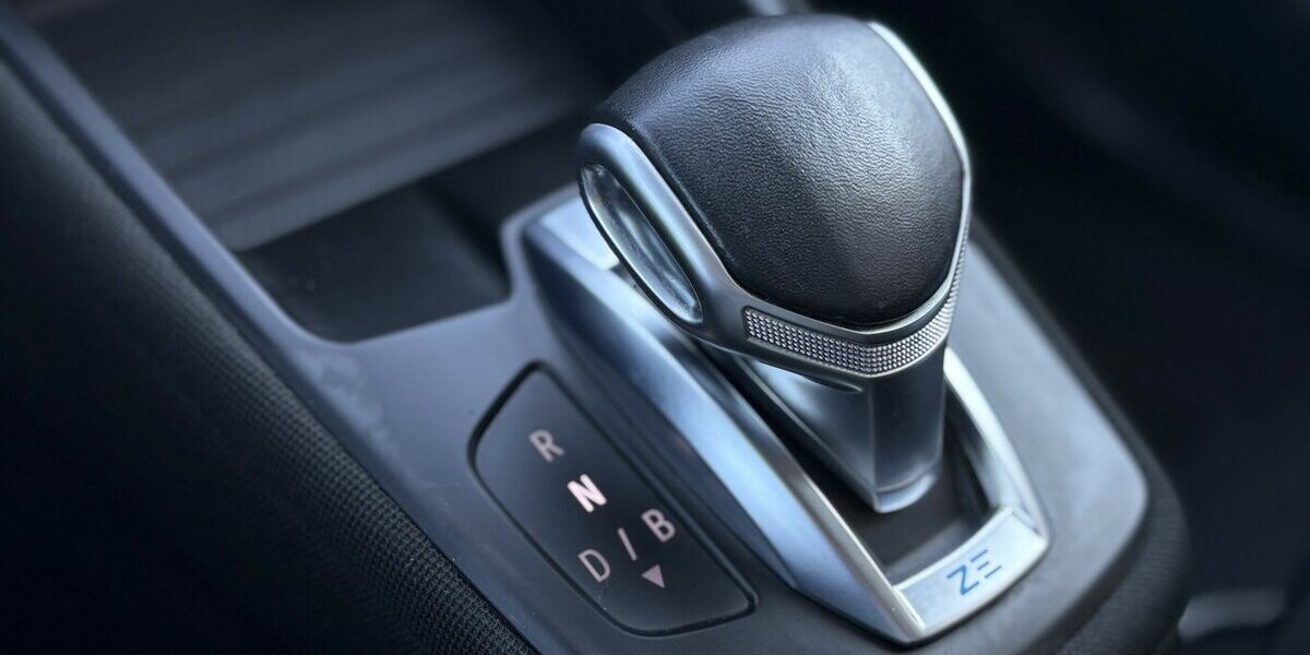 Renault ZOE Life WINTERPAKET/DAB/KLIMA/KEYLESS/SHZ/V+C 94.757 km 11.900 &euro; Villingen-Schwenningen 78054