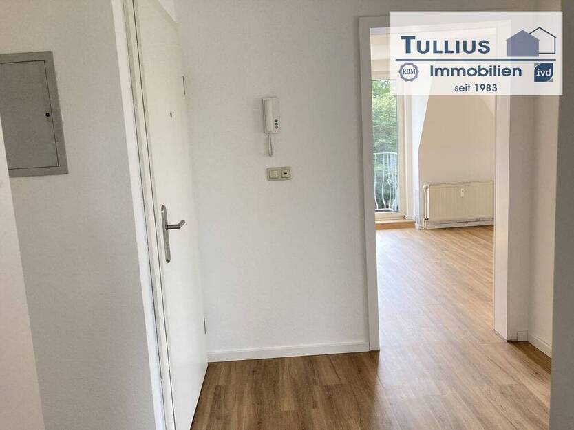 1-Zimmer-Dachgeschoßwohnung mit Einbauküche, 2 Balkone und Stellplatz in Essen-Borbeck