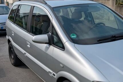 Opel Zafira 205.000 km 999 € Salzkotten 33154