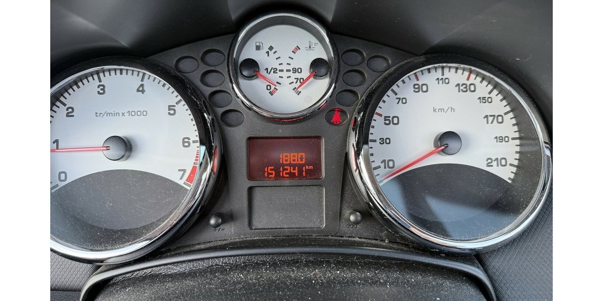 Peugeot 207CC 150.000 km 1.750 &euro; Schorndorf 73614
