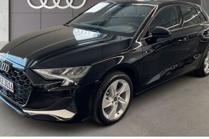 Audi A3 9.900 km 33.380 &euro; Frankfurt am Main 60314