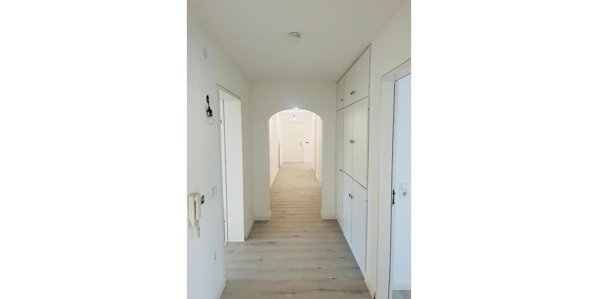 Frisch Sanierte 3,5 Zimmer 108m2 3 zimmer