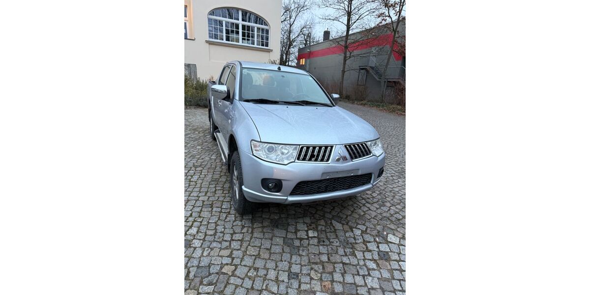 Mitsubishi L200 215.000 km 8.000 &euro; Berlin 12105