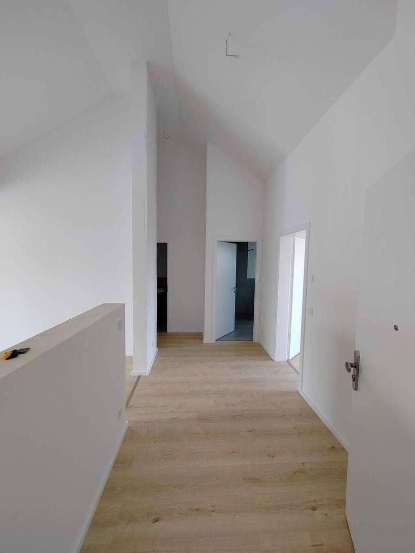 NEUBAU 3 Z. DG Eigentumswohnung mit Tiefgarage und Aufzug ! 3 zimmer