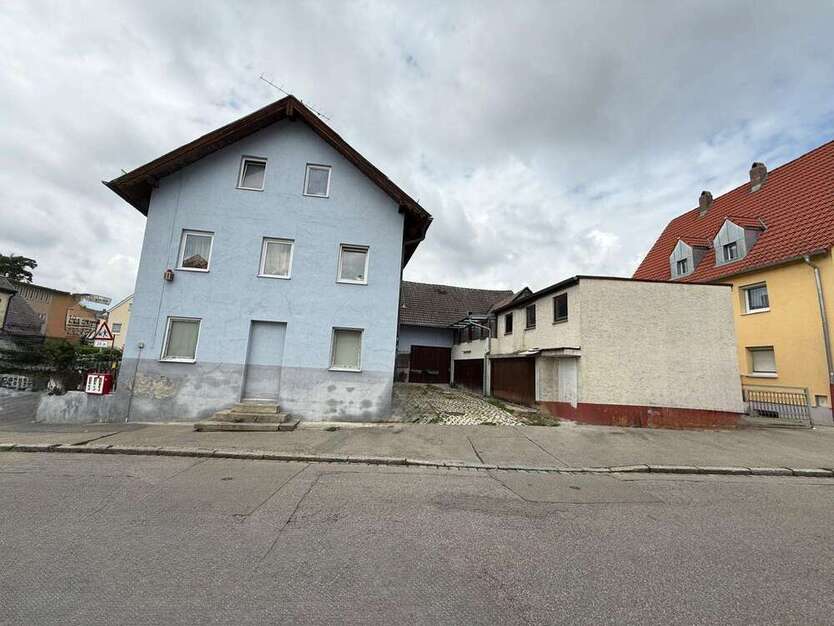 Haus zum Kaufen in Augsburg 699.000 € 255 m² 14 zimmer