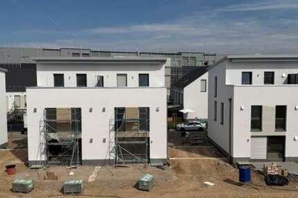 Haus Hattersheim - 5 Zimmer, 140 m&sup2;, 2.490&euro; | Angebot:26990396