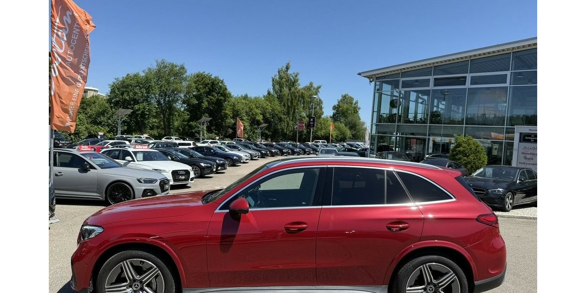 Mercedes-Benz GLC 300 d AMG/PANORAMA/4-MATIC/NAVI/MBUX/1.HAND 39.620 km 49.900 &euro; Villingen-Schwenningen 78054