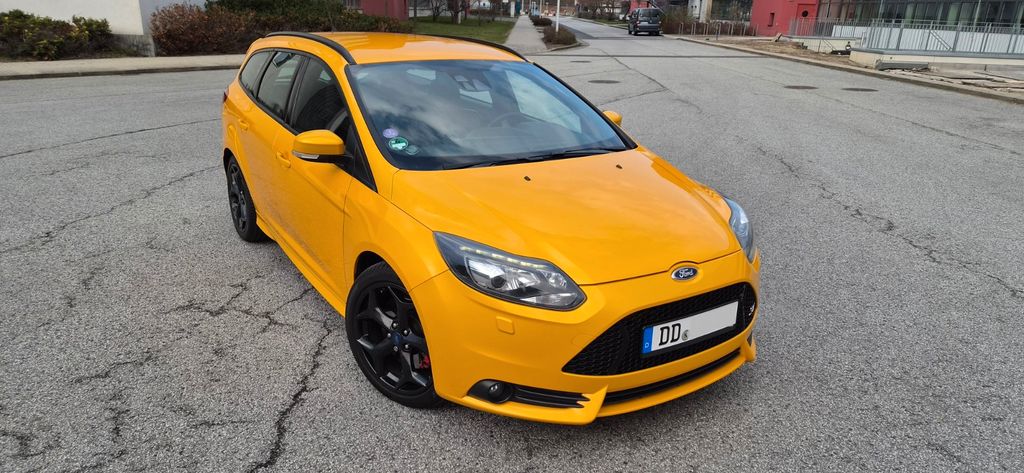 Ford Focus 115.000 km 12.100 &euro; Dresden 01109