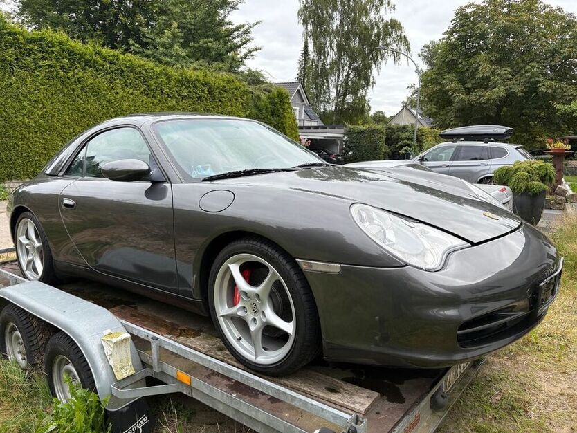 996