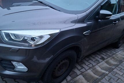 Ford Kuga 69.000 km 12.900 &euro; Görlitz 02827