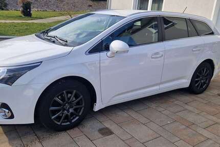 Toyota Avensis 135.228 km 8.700 &euro; Römhild 98630