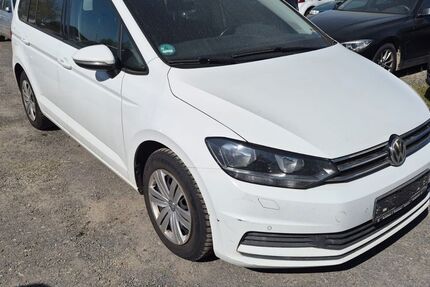 VW Touran 231.000 km 6.000 &euro; Elz 65604