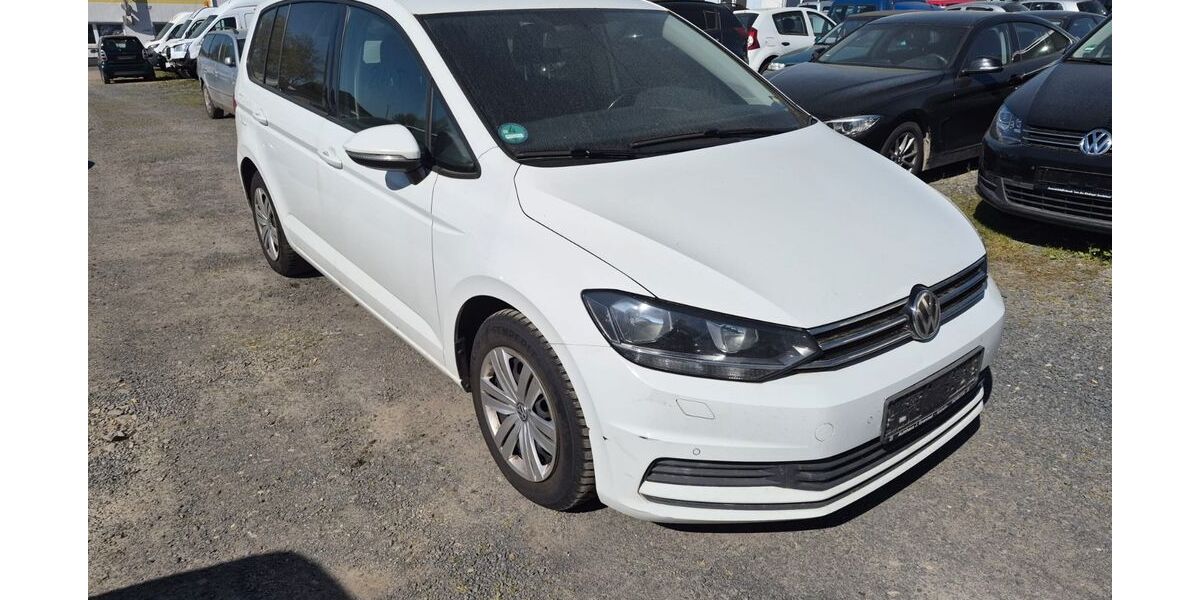 VW Touran 231.000 km 6.000 &euro; Elz 65604