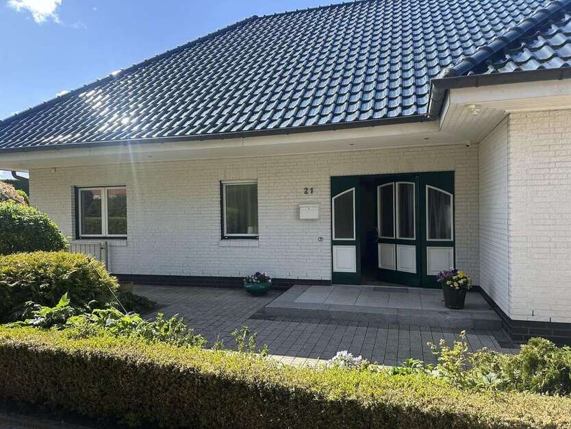 Haus zum Mieten in Braak 2.300 € 160 m²