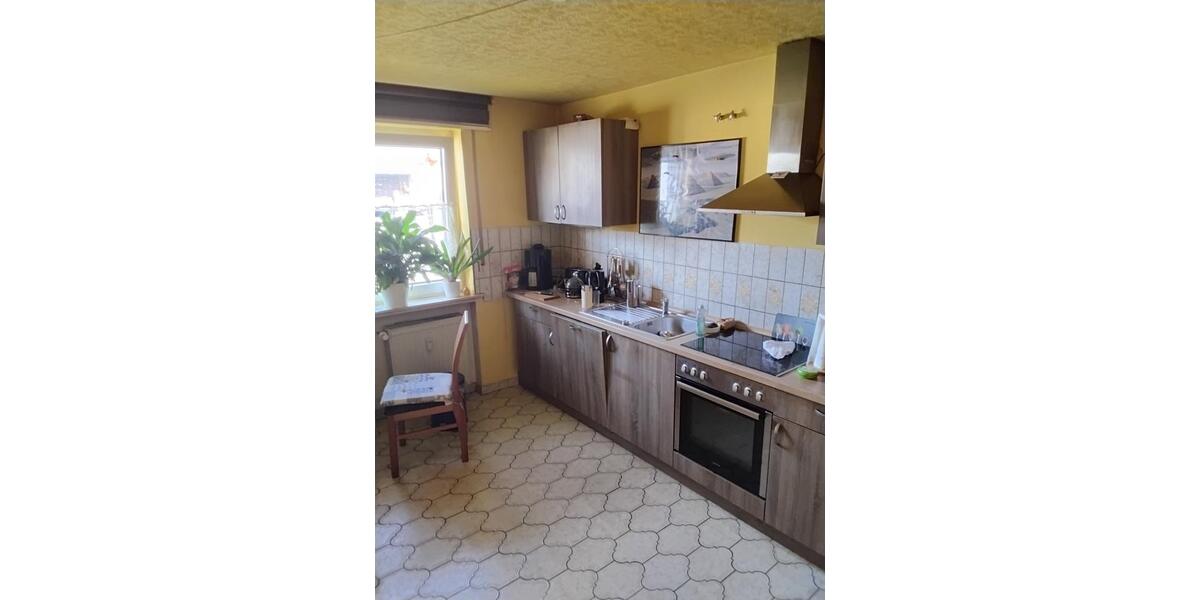 Hochparterre Felsberg - 4 Zimmer, 160 m&sup2;, 1.200&euro; | Angebot:25395523