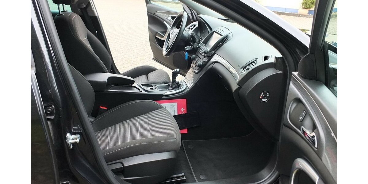 Opel Insignia WM26:EDITION NAVI PARKPILOT/KAMERA 17 Zol 96.093 km 9.998 &euro; Köln 50858